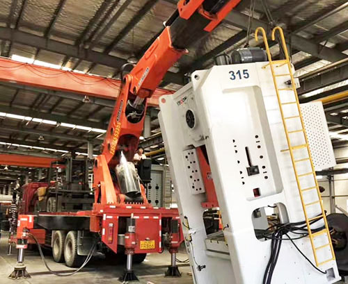 崇州附近随车吊出租，轻松解决运输难题