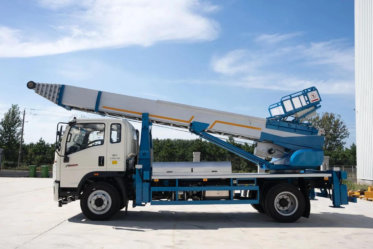 崇州云梯上料车租赁费用