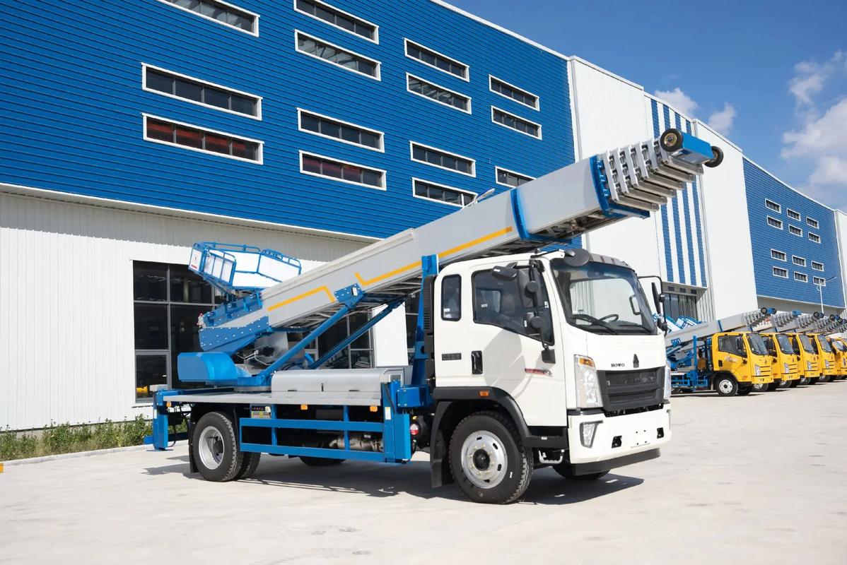 崇州出租云梯车高空作业车 建筑垃圾搬运